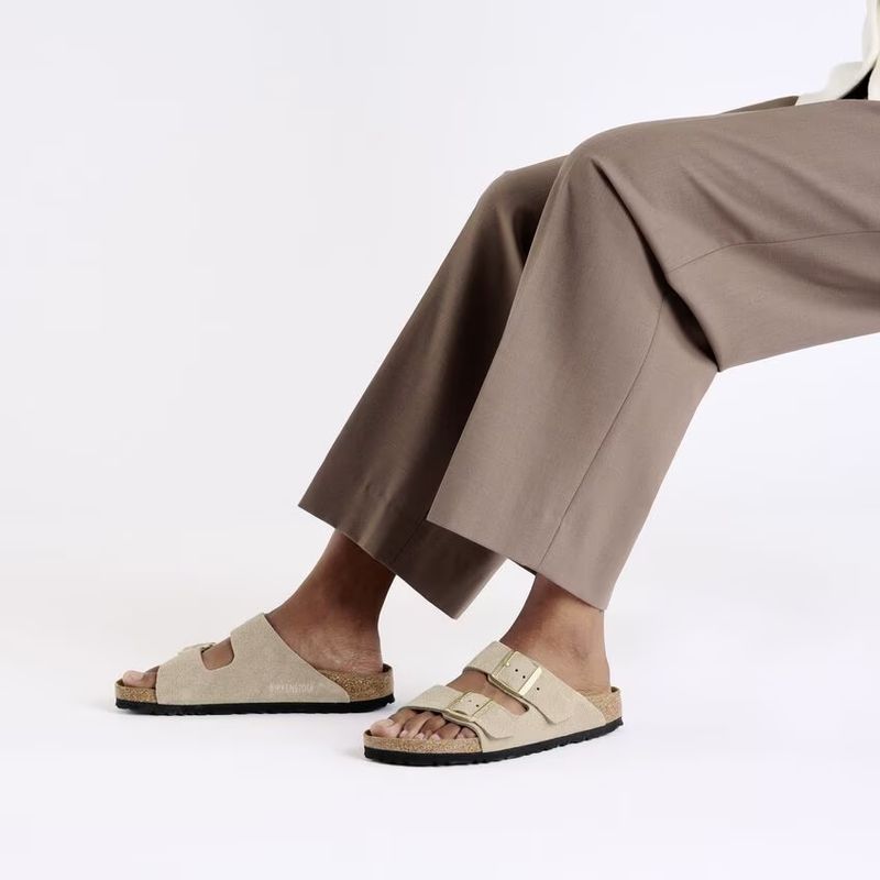 Birkenstock Arizona Sandcastle semsket skinn smal